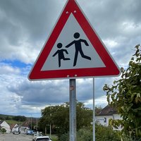 Verkehrszeichen "Achtung Kinder"