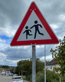 Verkehrszeichen "Achtung Kinder"