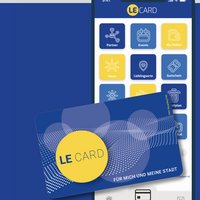 LE Card vor einem Mobiltelefon mit der passenden App