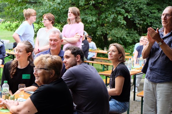 Gäste beim Sommerfest
