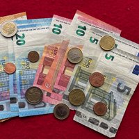 EURO Scheine und Münzen